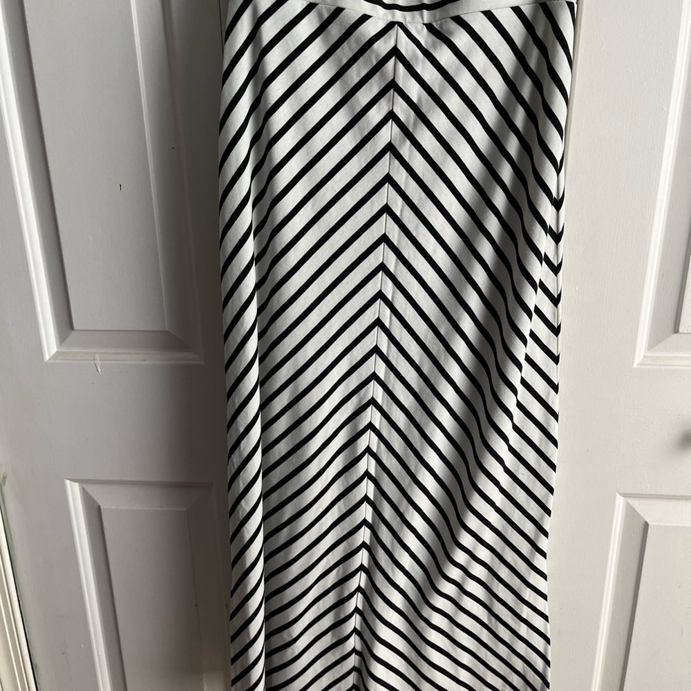 Long white and black skirt with Slit limited